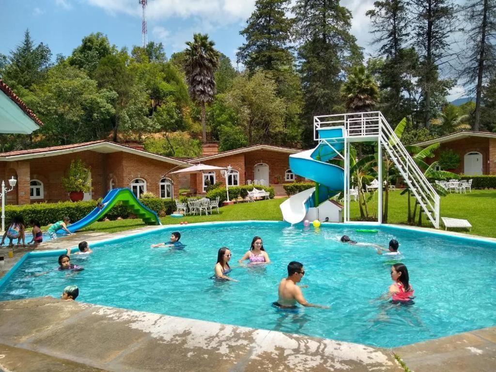 Hotel Villa Monarca Inn Zitácuaro المظهر الخارجي الصورة
